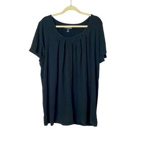 Women’s black roamans top size 2x